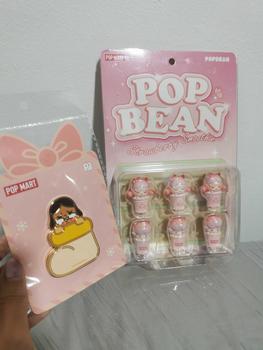 Product Review of POP MART POP BEAN Strawberry Smoothie set of 6 (Taiwan Exclusive) + Crybaby pin from 小** ** 0