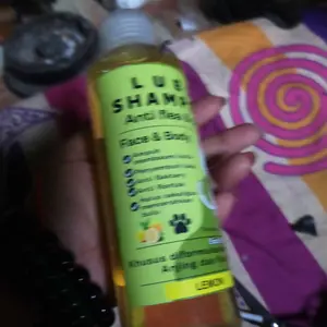 shampoo kucing dan anjing anti kutu dan jamur dan pelembut netto:250 ml cairan anjing & kucing