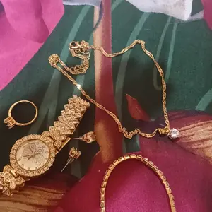 Set Jam Tangan Wanita Dengan Anting Kalung Gelang Cincin Gelang Ceruk Berlian Imitasi Kupu-Kupu Tali Baja