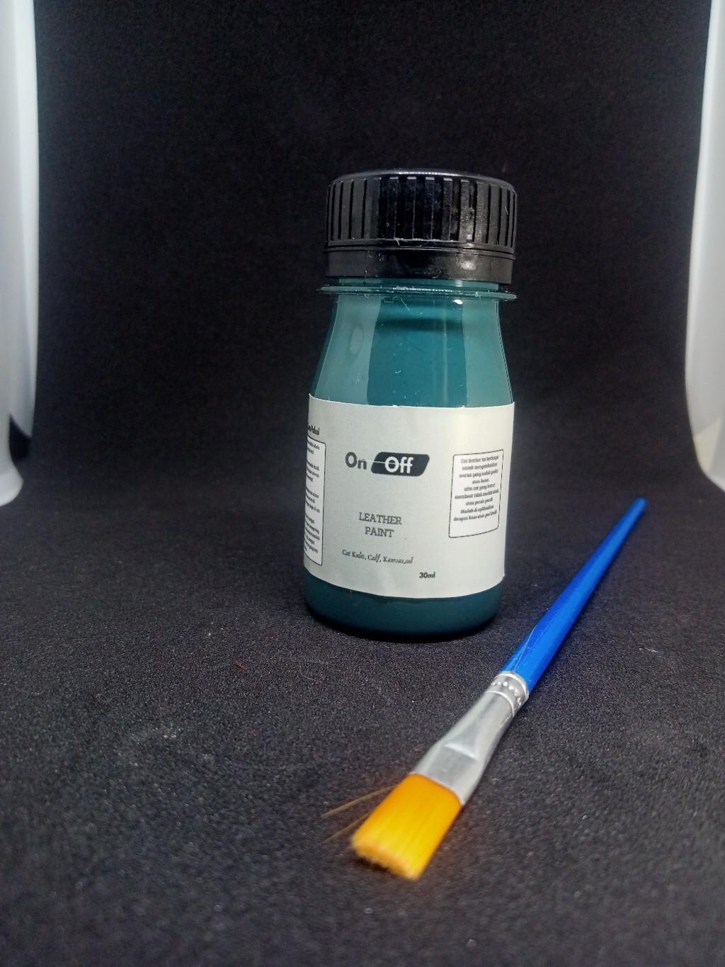 Cat Sepatu Kulit, Topi, Kaos, dan Lain-lain 30ml dengan Kuas Gratis