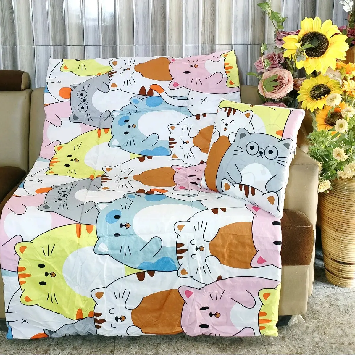 Balmut Bantal Selimut Anak Karakter Motif Bola Untuk Kado Nikah dan Travelling Murah
