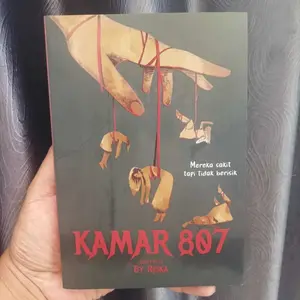 Novel Kamar 807 by Riska // Kertas Kuning Bookpaper