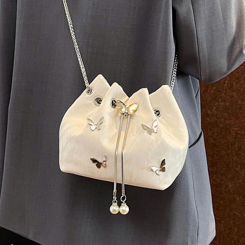 Túi Mix Bướm - Túi xách nữ đeo vai đeo chéo thời trang với thiết kế bướm tinh tế đa năng và tiện lợi phù hợp cho mọi set đồ