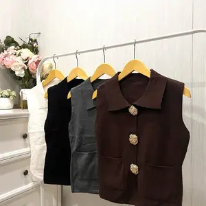 Vest Embossed Buttons/Top Short  Sleeve O/Leather Vest/Premium Knit dengan Desain Elegan dan Kualitas Terbaik