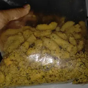 Usus Krispi / kripik usus 500 Gram / 500Gram usus Crispy bumbu Pedas daun jeruk bos kriuk Cemilan Food Snacks