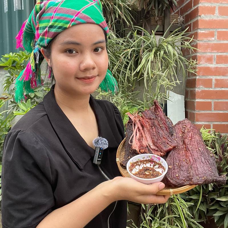 1kg Thịt Lợn Sấy Gác Bếp Huyền Tày - Mang Hương Vị Tây Bắc Hạt Dổi, Mắc Khén - Ăn Liền, Làm Quà Biếu - Dai Thơm , Kèm Gia Vị Chẩm Chéo Food Ăn Vặt Snack1