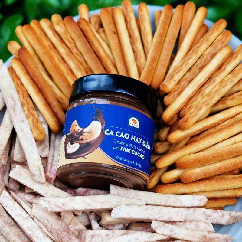 COMBO ẤN TƯỢNG: HỦ SỐT CACAO HẠT ĐIỀU VÀ TÚI KHOÁI MÔN HÀNG XUẤT KHẨU CHÂU ÂU CỦA CÔNG TY DELICI FOOD - NHÀ BE ĐÔ