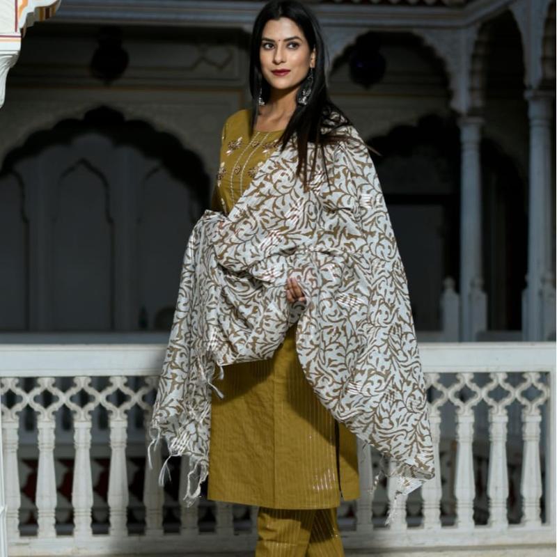 [Ready SG Stock M L 2XL ] Embroidered Straight  Kurta, Pant &  Mul Cotton Dupatta 3 Pcs Punjabi Suit [Indian Dresses] Traditional Womenswear 2