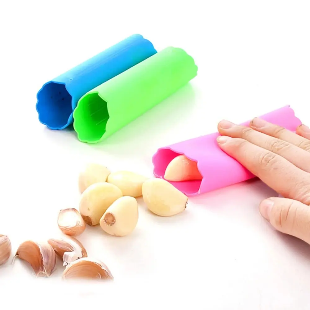 1Pc Random color Silicone Garlic Press Silicone Kitchen Manual Chopper Crusher Slicer Garlic Peeling Roll Tube Garlic Tools Kitchen Gadgets ok 1377