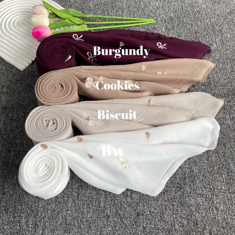 Hijab Segi Empat Paris Bordir Pita Love Coquette 0