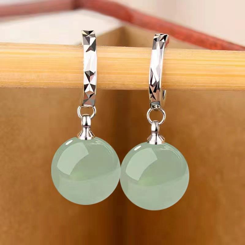 Product Introduction of Hoa Tai Đá, Thiết Kế Ngọt Ngào Và Thời Trang, Họa Tiết Argyle, Màu Xanh Lá Cây, Với Ngọc Trai Trắng Và Mạ Điện, Hoa Tai Đinh tán Đồng Vàng, Dành Cho Phụ Nữ, Đồ Trang Sức Tinh Xảo 4