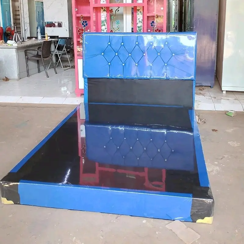 divan full jok uk 160x200 atau no 2 . ada kakinya nanti dipasangin 8