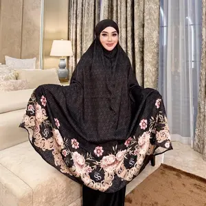 Shella Saukia Mukena 18-018