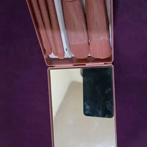 BRUSH MAKEUP MINI / COD BRUSH MAKE UP ISI 5 PCS PORTABLE / KUAS MAKE UP ALAT RIAS TRAVEL FRIENDLY MULTIFUNGSI + CERMIN
