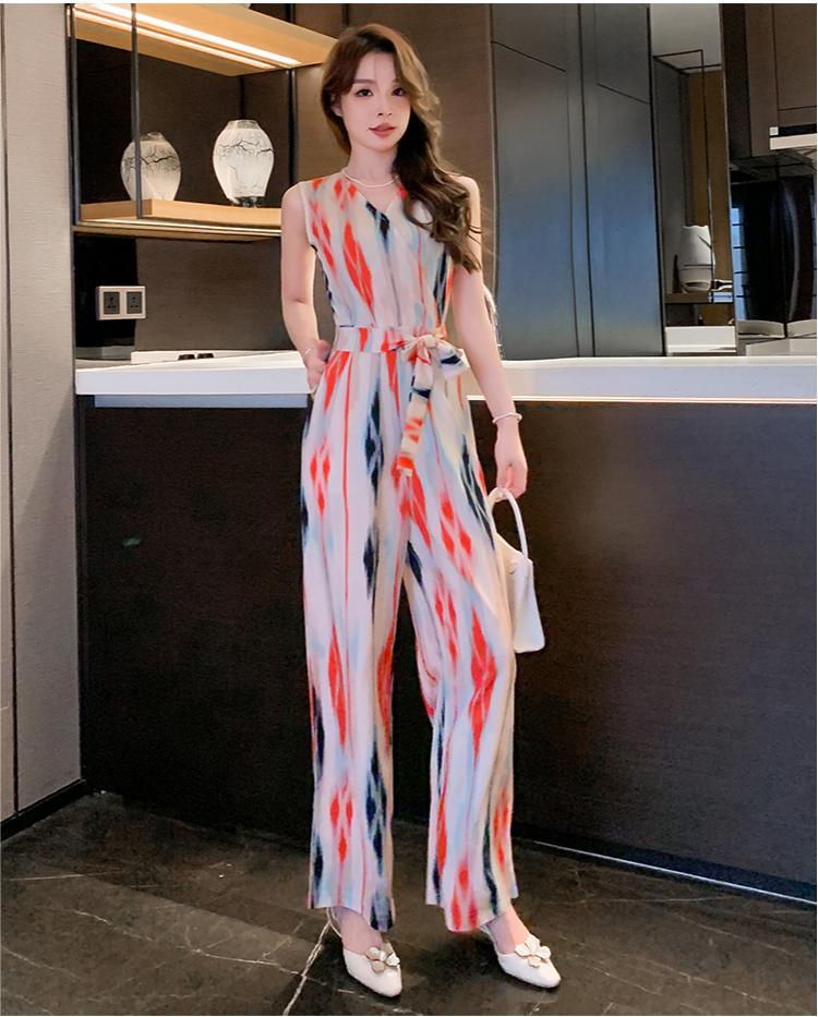 Product Introduction of Áo Jumpsuit Quần Đi Kỳ Nghỉ Và Văn Phòng, Hàng Mới Về, Phong Cách Hàn Quốc, Thời Trang, Thanh Lịch, Vải Voan In Hình, Không Tay, Cạp Cao, Mỏng Vừa Vặn, Có Thắt Lưng, Quần Ống Rộng, Bộ Nữ, Hợp Xu hướng, Thích Hợp Cho Mùa Hè Voi Kem set a 8