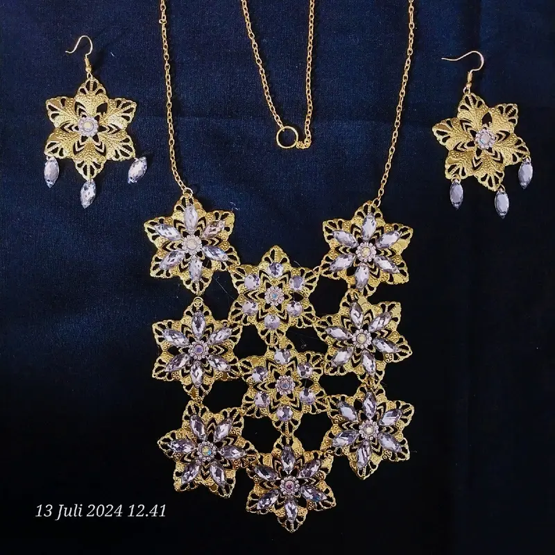 Paket Asesorise Kalung Anting Anting/Kalung Anting Adat 0