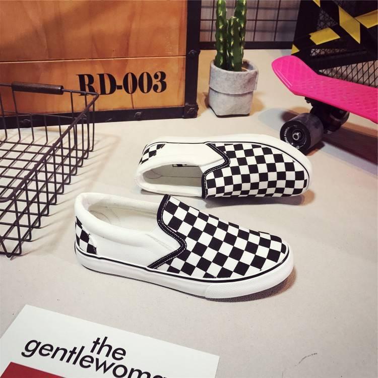 Product Introduction of Spring New Canvas Shoes Men's Black and White Plaid Shoes Low-Top Breathable Slip-on Lazy Shoes Casual Trendy Sneakers 3