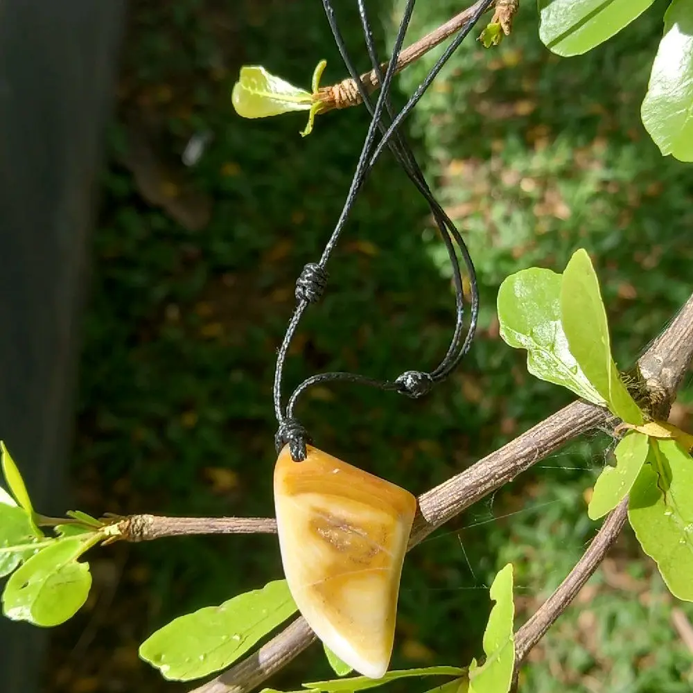 ANCALA STONEAGES Kalung dan Gelang Batu Alam dengan Desain Elegan untuk Tampilan Mewah dan Natural