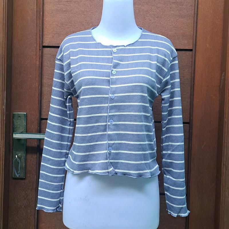 CARDIGAN WANITA CROP OVERSIZE / CARDIGAN WANITA MOTIF STRIPE Kardigan Kancing Panjang Knitwear Waffle Atasan Top Outer Garis CARDIGAN WANITA CROP OVERSIZE / CARDIGAN WANITA MOTIF STRIPE Kardigan Kancing Panjang Knitwear Waffle Atasan Top Outer Garis