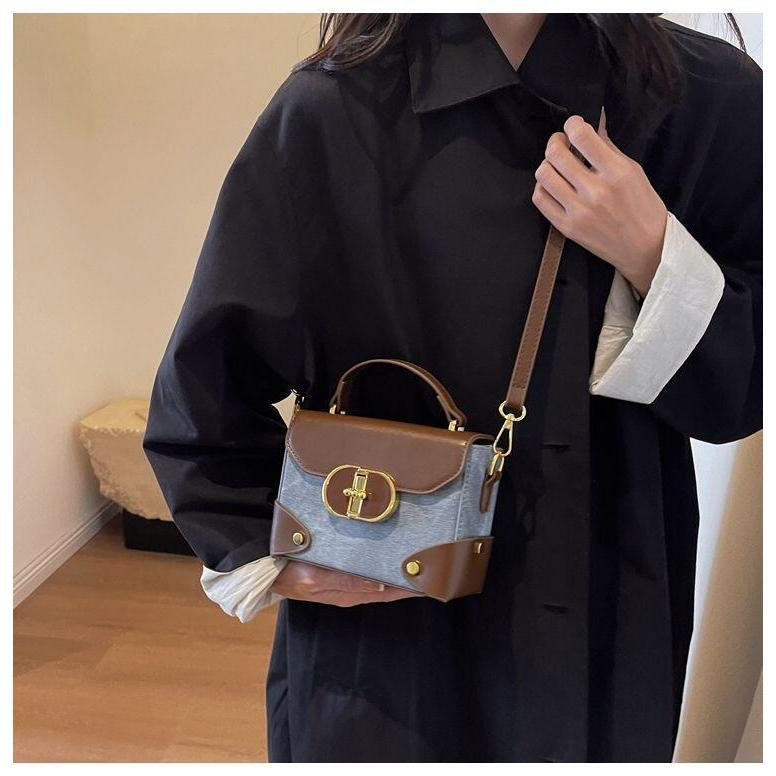 Product Introduction of This year's popular for women in autumn and winter, versatile 2024 new single shoulder crossbody bag, portable box, small square bag 13