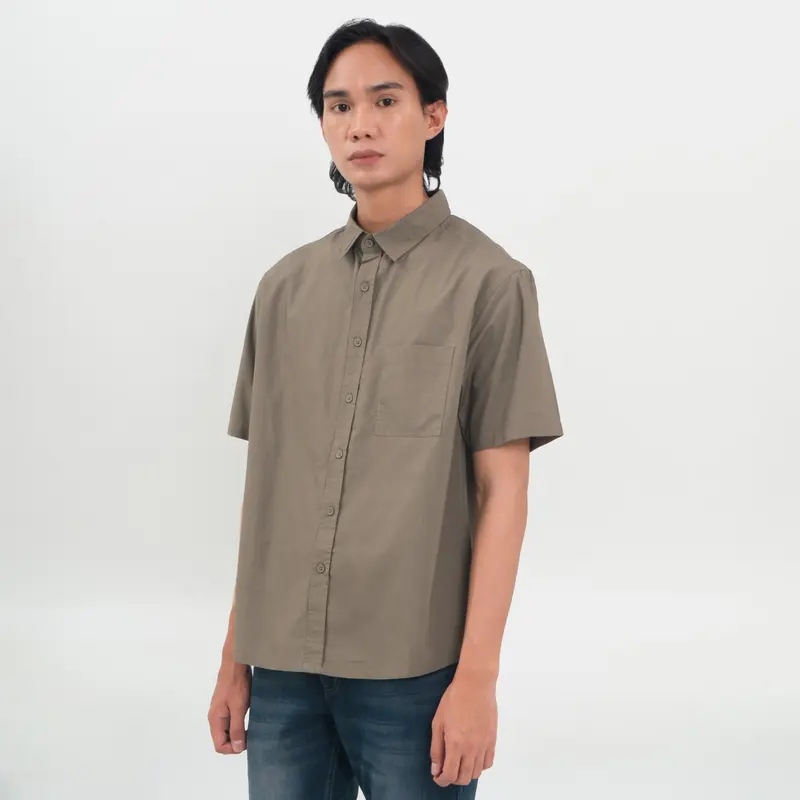M231 Kemeja Pria Basic Polos Pendek Taupe Grey 0983B 1