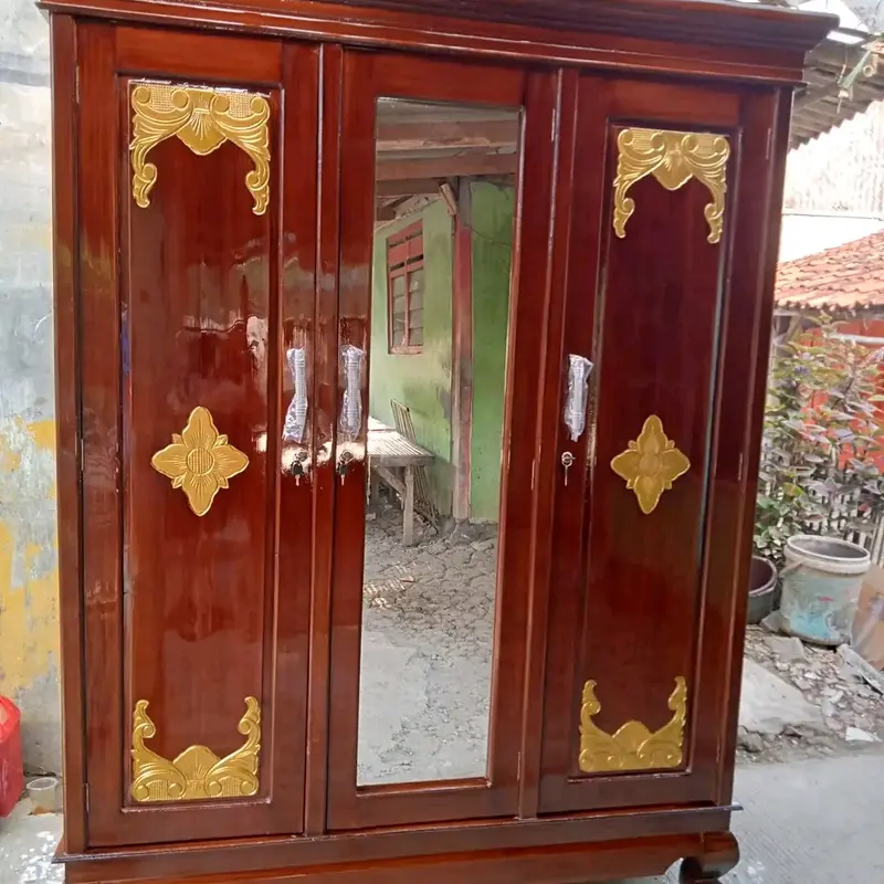Lemari pakaian 3 pintu kayu jati full kacaa cahaya jati furniture barokah 0