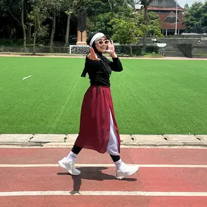 ZIDALUNA Rok Lari Sport Muslimah Belah Samping untuk Wanita - Rok Wanita Running Skirt dengan Desain Belah Samping Nyaman untuk Berbagai Olahraga Bahan Ceruty Lembut 2 Layer Elegan dan Sporty Panjang Hitam Celana