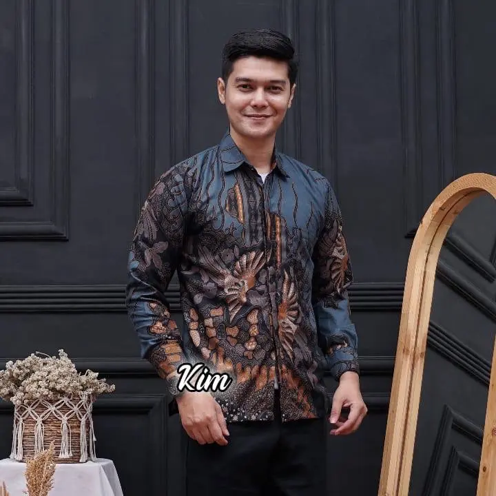 Kemeja Batik pria lengan panjang poliester motif tarung 2