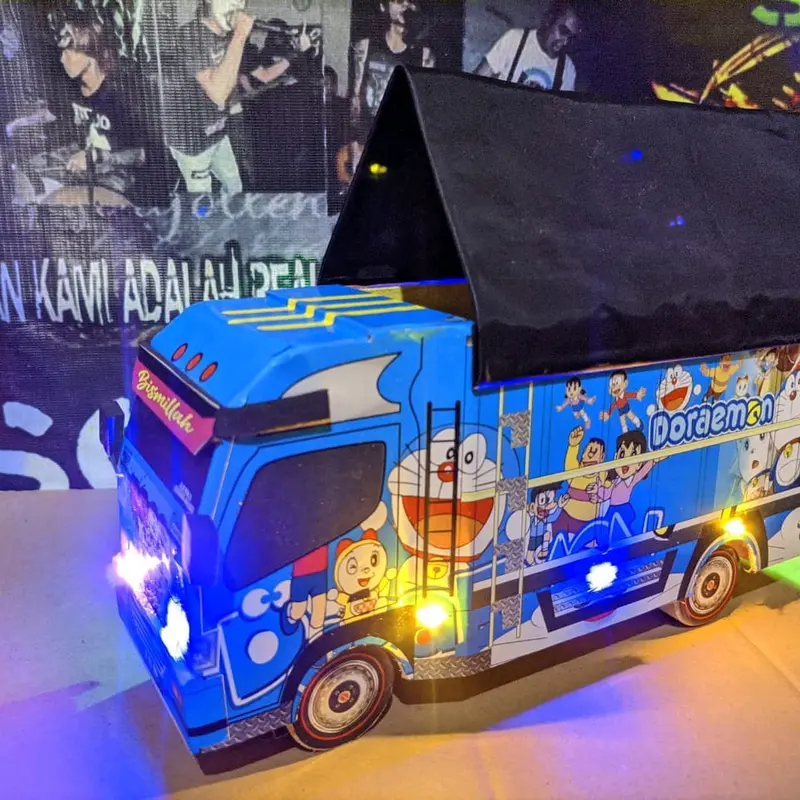 PROMO MURAH MINIATUR TRUK OLENG VARIASI LAMPU DAN TERPAL BERGAMBAR KARAKTER KARTUN Kado 5