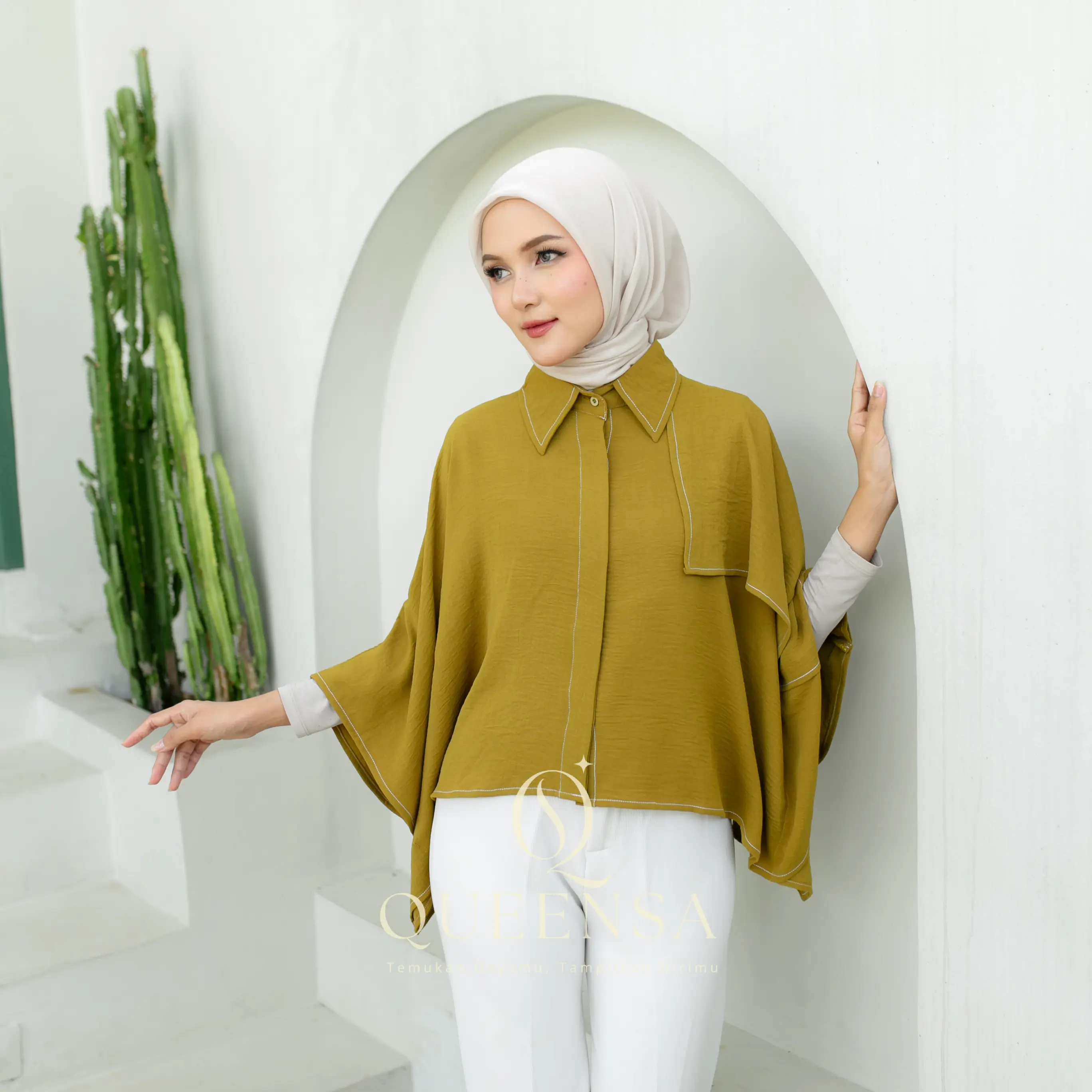Queensa - Kemeja Kaftan Safa Wanita Crinkle Airflow - Atasan OOTD Simple & Elegan, Blouse Hijab Batwing, Nyaman Untuk Kuliah Kerja & Santai | Baju Lebaran Muslim Mewah