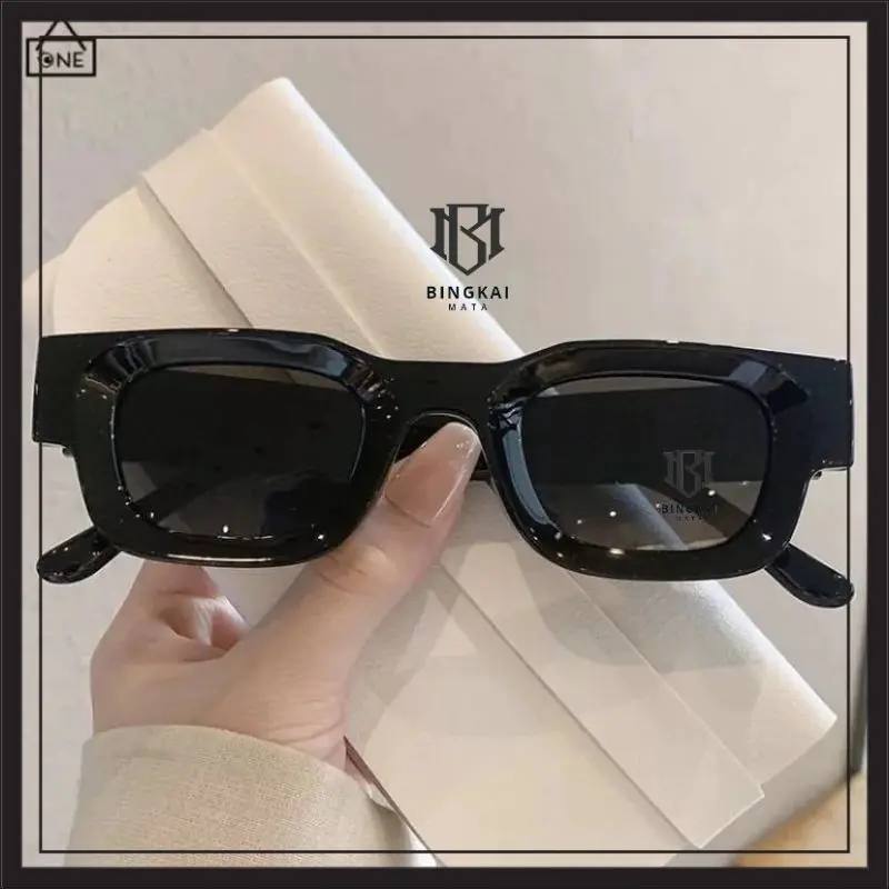 Kacamata hitam fashion wanita/pria trendy BM-WW005 Kacamata vintage kekinian gaya ootd anti radiasi frame kacamata BM-WW005 Kacamata Hitam UV400 Bingkai Kecil Persegi Gaya Vintage Untuk Pria Dan Wanita