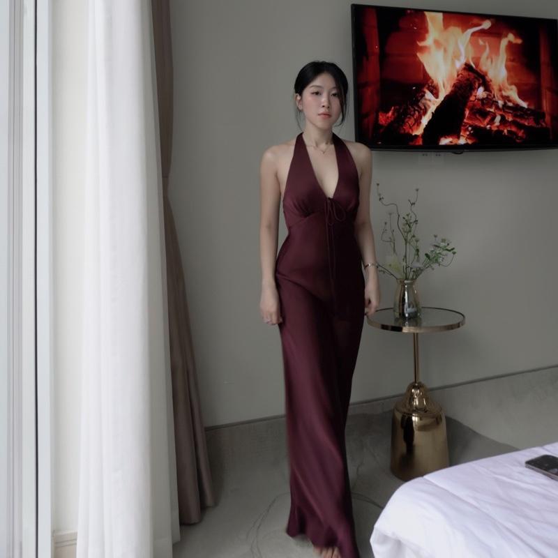 | Mosly Dress | Đầm Lụa Cổ Yếm Hở Lưng Kèm Mút