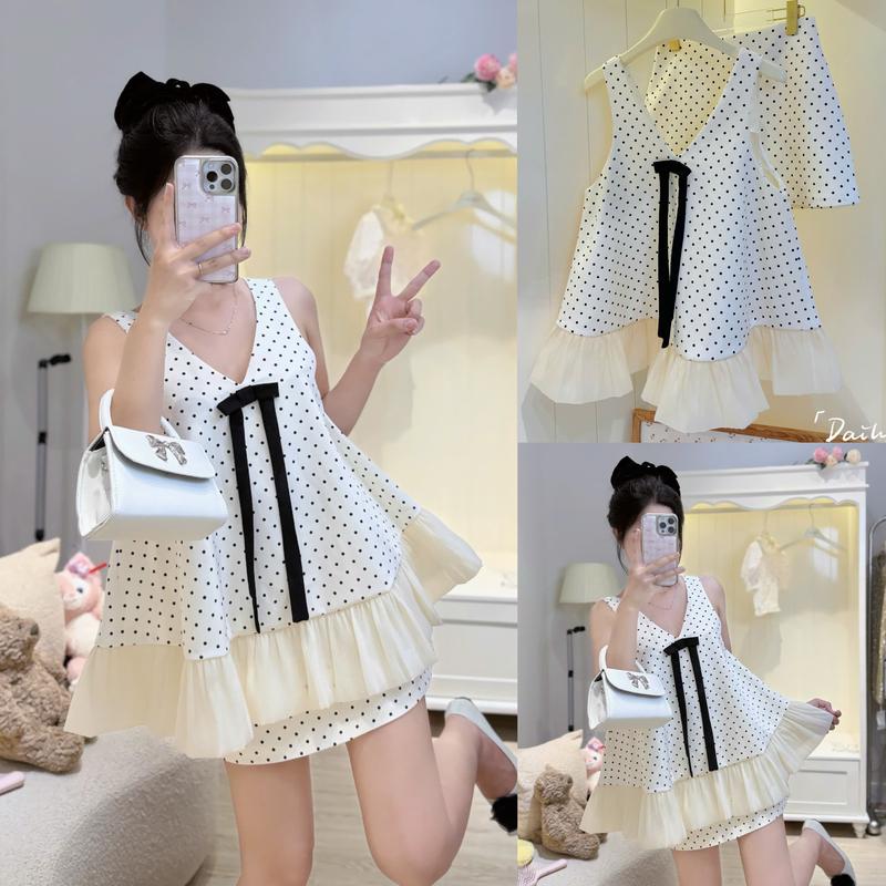 DAILY01 Set sát nách cổ V chấm bi đính nơ ngực, may viền tơ bèo nữ tính mix chân váy dáng A tiểu thư sang chảnh mặc đi chơi. Thời Trang Nữ.