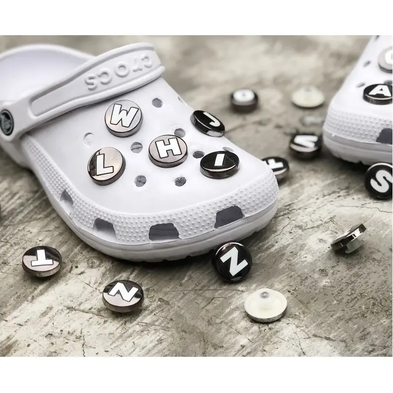 626 Pin Sandal Huruf Abjad Silver Hiasan Sendal Sepatu Lubang Flat Charms