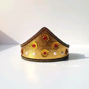 Mahkota Adat Saman Medium Permata  Merah Dengan Motif Emboss TIMBUL Anak Hingga Dewasa Cocok Untuk Acara Karnaval Kartini Pentas Tari Dan Acara Spesial Lainnya