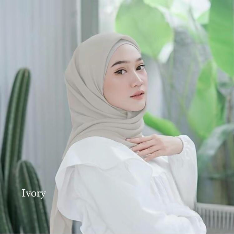 Arasy Hijab Bella Square Segitiga Muslim, Kerudung Segi Empat Bahan PolyCatoon, Adem Jaitan Necy & Rapih, Cocok untuk Muslimah, Tampil Cantik dan Nyaman, Ideal untuk Ramadhan voal