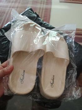 Product Review of New Arrival Fashion Hot Style Bottom Thick Slip on Sandal for Women Walking Shoes Footwear Girl Shoes Slippers Slide Flipflop Comfort from b**💪 0