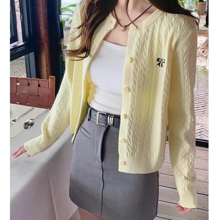 Áo Len Cardigan Dày Vừa Cổ Tròn Thêu Nơ Hoạ Tiết Vặn Thừng Dệt Kim Lông Thỏ Dày Dặn Giữ Ấm Nữ Form Suông Vừa Vặn Freesize Hottrend Style Basic Cổ Điển Cadigan Camcloset