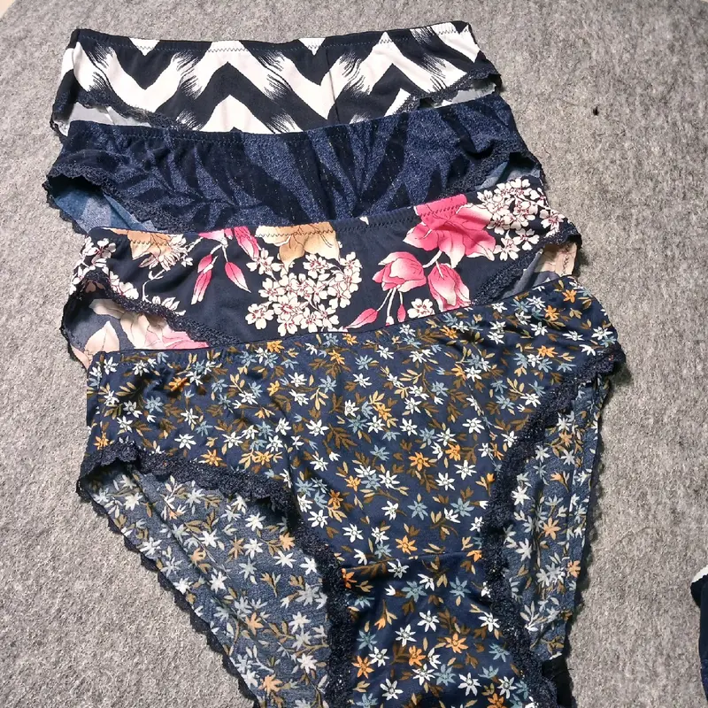 Paket 6pcs Celana Segitiga Motif Renda Nakawa Spandek Elastis untuk Wanita -  Nyaman 4