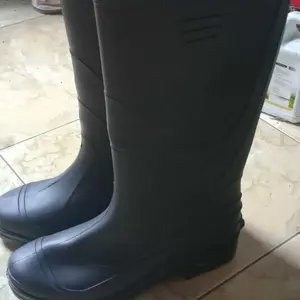 Bisa COD Sepatu Boot Panjang Anti Air Anti Licin Serbaguna Warna Hijau Tentara Sol Hitam Material PVC untuk Petani Pekerja Harian
