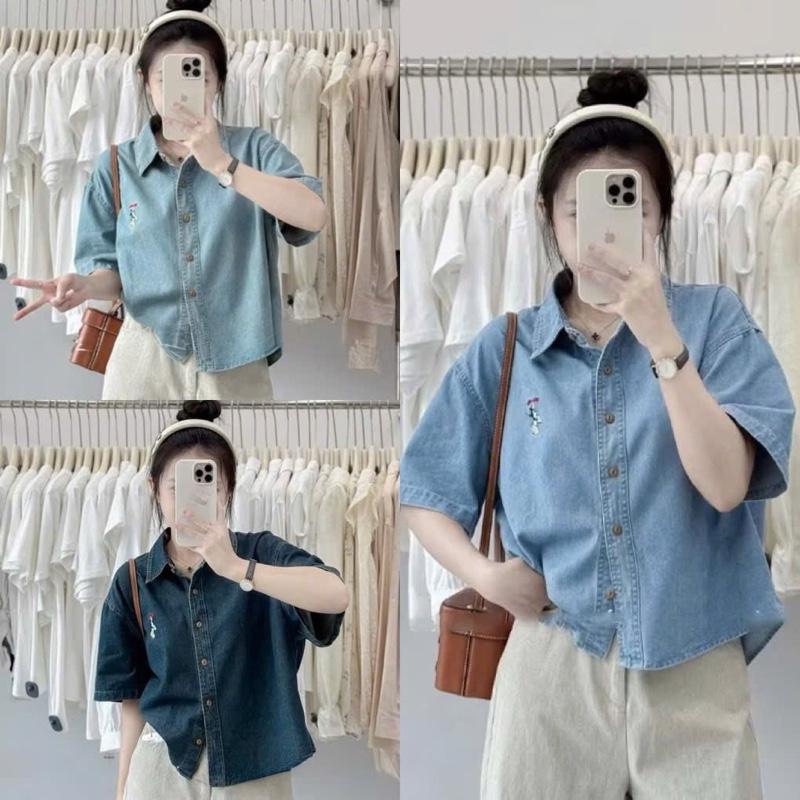 Áo sơ mi jeans nữ thêu chữ đỏ cộc tay dáng lửng vải bò mềm thoải mái