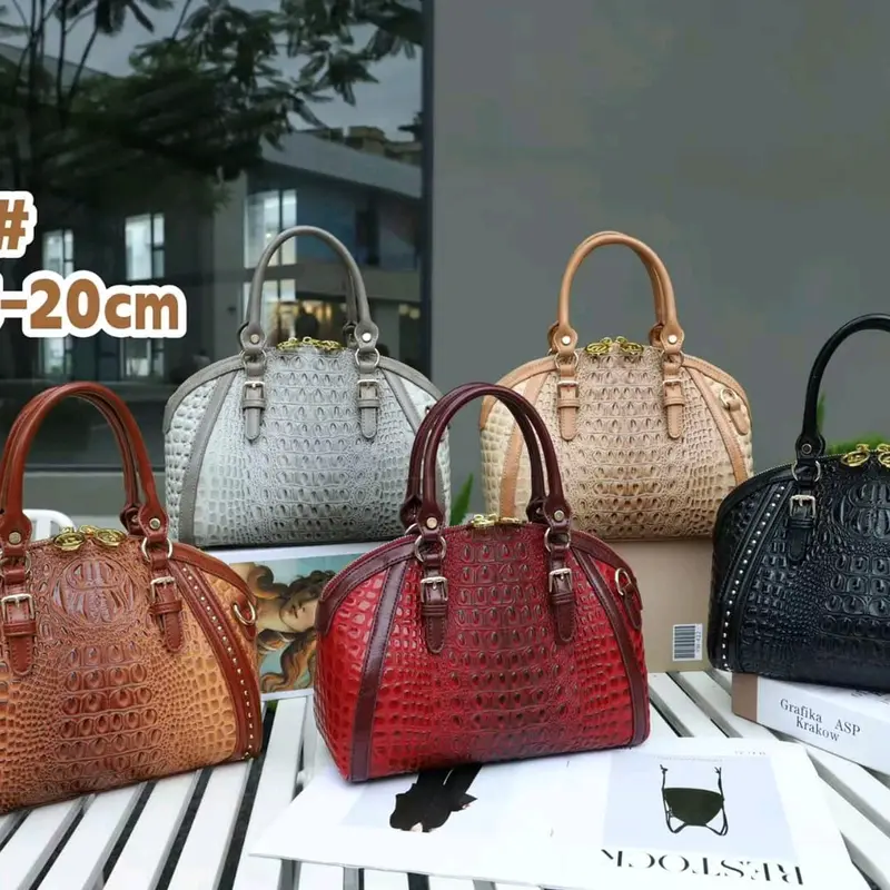 Defino Bella 6026 tas fashion limited edition, harga terjangkau, tas iriginal, tas pesta terbest seller, kwalitas terjamin otiginal, semua bahan premium. 0