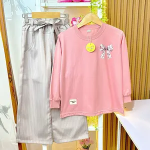 Ummarakids Setelan CECIL Ummarakids Sweater Pink & Celana Garis Beige Model Terbaru
