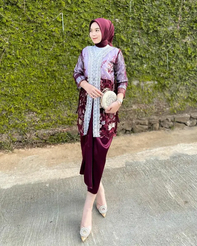 One Set Wanita Kekinian Airis Tulle Gardenia Warna Mix Renda Full Chantily Halus Setelan Inner Outer Rok Cewek Kebaya-Wisuda Modern Outfit Kondangan Wanita Terbaru Atasan Baju Panjang Muslim Putih Variasi Rempel Bawahan Lilit Jilbab Gamis 1