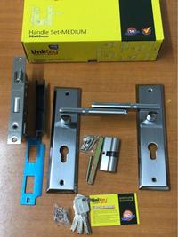Gambar UNIKEY HP 1069 MED HANDLE SET MEDIUM SN/CP / KUNCI PINTU SET MEDIUM dari Tirta Bangunan Kota Depok 5 Tokopedia
