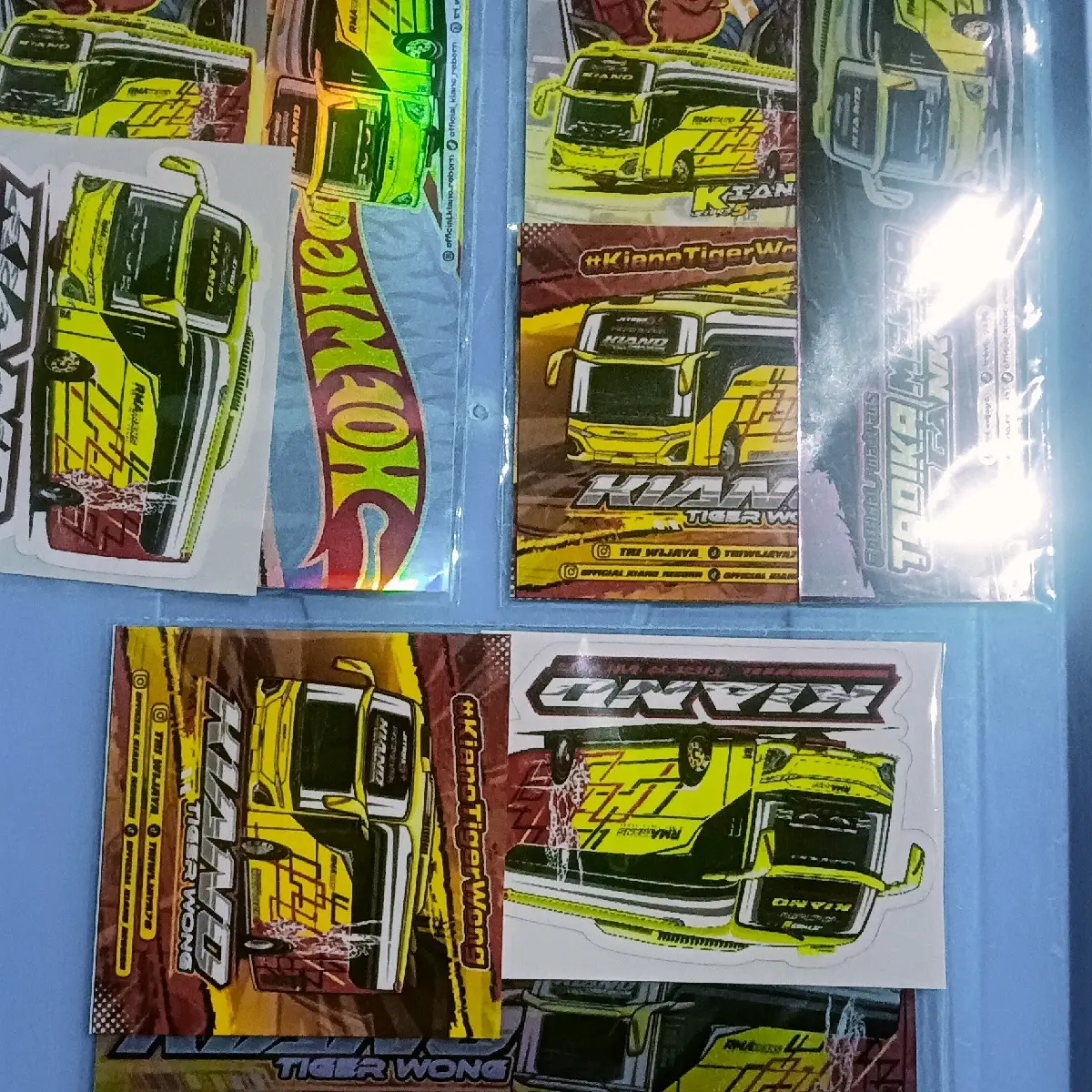 Stiker kiano hologram+vnily (2vynil+1holo)