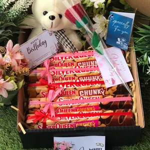 Hadiah Ulang Tahun / Gift Box Cokelat / Hampers Boneka Mini Bear Valentine dan Wisuda