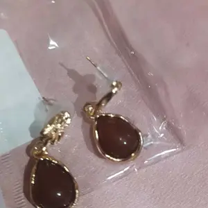 【Taoxee】Anting Anting Wanita Batu Mata Harimau Air Mata Halus Berkilat Berkesan Megah D110