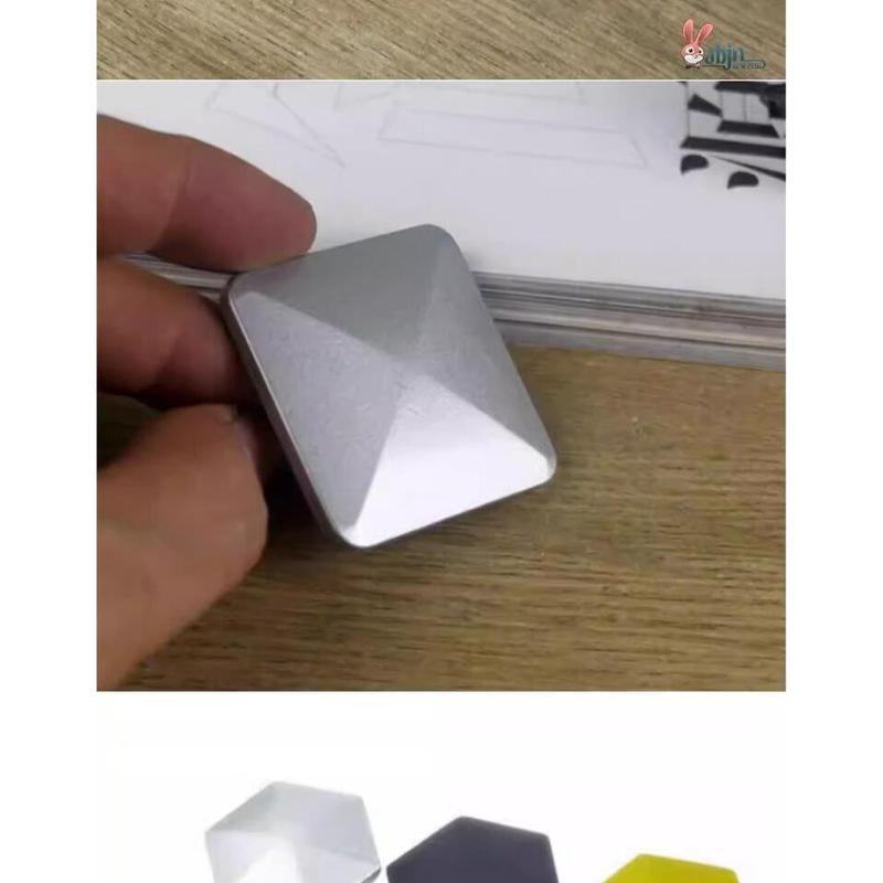 Product Introduction of Adult Nerve Tensioning and Relaxation Mini Dynamic Fingertip Gyroscope Soothing Metal Decompression Boring Tool 11