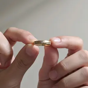 Cincin Tunangan Permata Satu Elegannya Bahan Titanium Awet Tidak Luntur Dengan Desain Minimalis Dan Tahan Lama